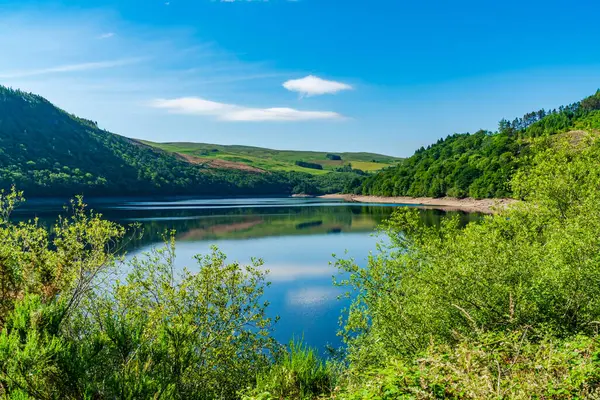 Rhayader yakınlarında Caban Coch Reservoir, Powys, Galler 'de Elan Vadisi