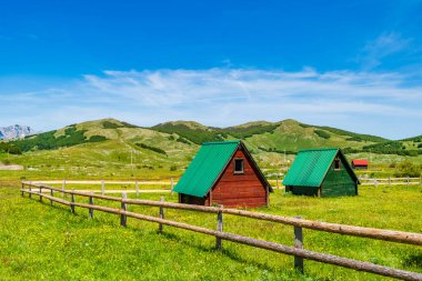 Karadağ 'ın Trsa kentindeki küçük bir köy manzarası