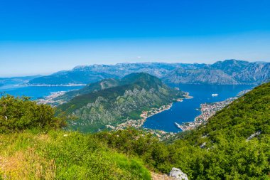 Kotor Körfezi 'nin havadan görünüşü, monthe gro
