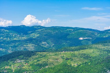 Bosna-Hersek 'in Trebeviç Dağı' ndan Saraybosna yakınlarındaki kırsal alan manzarası