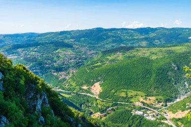 Bosna-Hersek 'in Trebeviç Dağı' ndan Saraybosna yakınlarındaki kırsal alan manzarası