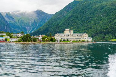 Balestrand 'daki Kviknes Oteli' nde 16 Ağustos 2025 'te. 18. yüzyıl Oteli, Sognefjord 'un çevresini saran muhteşem manzaralar sunuyor..