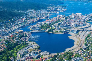 Norveç Ulriken Dağı 'ndan Bergen' in panoramik görüntüsü