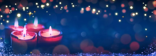 Decoración Navidad Con Luces Navidad Velas Rojas Para Adviento — Foto de Stock