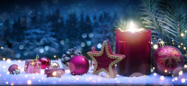 Красное Рождественское Украшение Свеча Christmas Мяч Украшения — стоковое фото