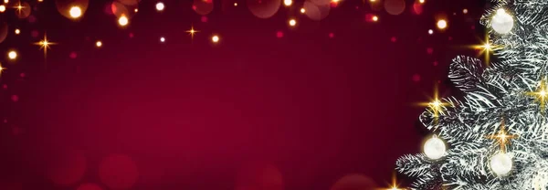 Joyeux Fond Noël Avec Sapin Blanc Isolé Sur Rouge — Photo