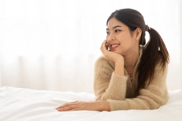 Portrait Sourire Gai Belle Belle Femme Asiatique Propre Peau Blanche — Photo