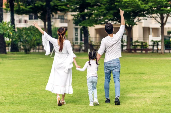 Portrait Enjoy Happy Love Asian Family Father Mother Holding Hand — Stock Photo, Image