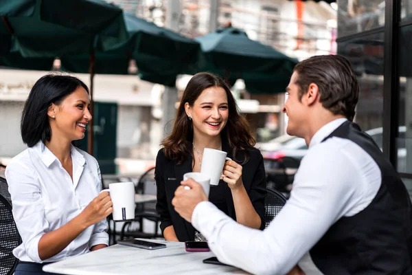 Group Cheerful Young Friend Discussing Meeting Talk Enjoying Time Drinking — Stock Photo, Image
