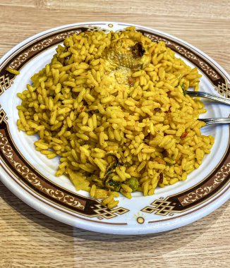 İspanyol paella 'lı tabak.