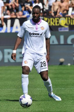 Cremonese 'nin Soualiho Meit oyuncusu, İtalya SerieA Şampiyonası' nda Atalanta - Cremonese final maçı, Atalanta 1, Cremonese 1, Gewiss Stadyumu 'nda oynandı.