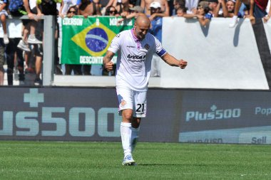 Cremonese 'nin Vlad Chiriches oyuncusu, İtalya SerieA şampiyonasında Atalanta - Cremonese final maçı, Atalanta 1, Cremonese 1, Gewiss Stadyumu' nda oynanan maç..