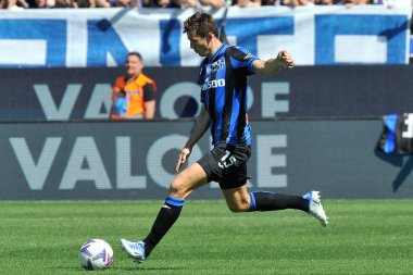 Atalanta 'lı Marten De Roon, İtalya SerieA Şampiyonası' nda Atalanta, Cremonese 1, Atalanta 1, Cremonese 1 'e karşı, Gewiss Stadyumu' nda oynanan karşılaşma sırasında.