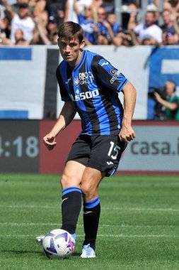 Atalanta 'lı Marten De Roon, İtalya SerieA Şampiyonası' nda Atalanta, Cremonese 1, Atalanta 1, Cremonese 1 'e karşı, Gewiss Stadyumu' nda oynanan karşılaşma sırasında.