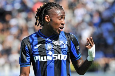 Atalanta 'dan Brandon Soppy, Atalanta - Cremonese final maçı sırasında, Atalanta 1, Cremonese 1, Gewiss Stadyumu' nda oynandı..