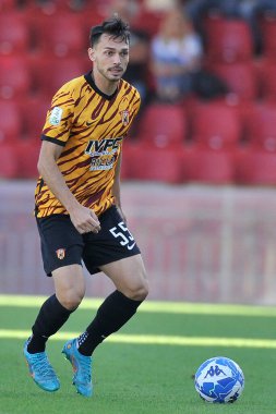 Ascoli 'li Marcel Bchel, İtalya SerieB Ligi maçında Benevento - Ascoli final maçı, Benevento 1, Ascoli 1, Ciro Vigorito Stadyumu' nda oynandı.