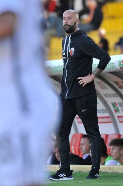 Ascoli 'li Cristian Bucchi, İtalya SerieB Ligi maçında Benevento - Ascoli final maçı, Benevento 1, Ascoli 1, Ciro Vigorito Stadyumu' nda oynandı..
