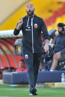 Ascoli 'li Cristian Bucchi, İtalya SerieB Ligi maçında Benevento - Ascoli final maçı, Benevento 1, Ascoli 1, Ciro Vigorito Stadyumu' nda oynandı..