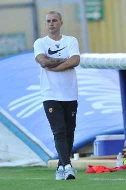 Benevento 'nun Fabio Cannavaro teknik direktörü, Benevento - Ascoli final maçının Benevento - Ascoli maçı sırasında Ciro Vigorito Stadyumu' nda oynandı..