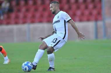 Ascoli 'den Marcello Falzerano, İtalya SerieB Ligi maçında Benevento - Ascoli final maçı, Benevento 1, Ascoli 1, Ciro Vigorito Stadyumu' nda oynandı..