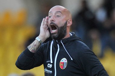 Ascoli 'li Cristian Bucchi, İtalya SerieB Ligi maçında Benevento - Ascoli final maçı, Benevento 1, Ascoli 1, Ciro Vigorito Stadyumu' nda oynandı..