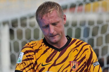 Benevento 'lu Kamil Glik, Benevento ve Ascoli arasındaki İtalyan SerieB Ligi maçında, Benevento 1, Ascoli 1, Ciro Vigorito Stadyumu' nda oynandı..