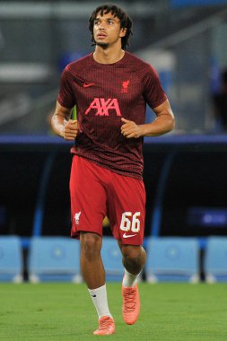 Liverpool 'dan Trent Alexander-Arnold, Napoli - Liverpool final maçı sırasında Liverpool 4, Liverpool 1, Diego Armando Maradona Stadyumu' nda oynandı.. 