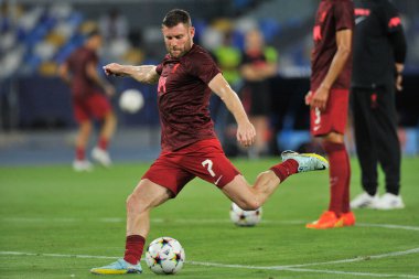 Liverpool 'dan James Milner, Napoli - Liverpool final maçı, Napoli 4, Liverpool 1, Diego Armando Maradona Stadyumu' nda oynandı.. 