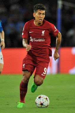 Liverpool 'un Roberto Firmino oyuncusu, Napoli - Liverpool final maçı sırasında, Napoli 4, Liverpool 1, Diego Armando Maradona Stadyumu' nda oynandı.. 