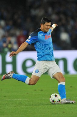  Napoli 'nin Kim MinJae vplayer' ı, Napoli - Rangers final maçı sırasında, Napoli 3, Rangers 0, Diego Armando Maradona Stadyumu 'nda oynandı..