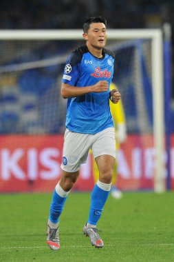 Napoli 'nin Ki Minjae oyuncusu, Napoli - Rangers final maçı sırasında, Napoli 3, Rangers 0, Diego Armando Maradona Stadyumu' nda oynandı..