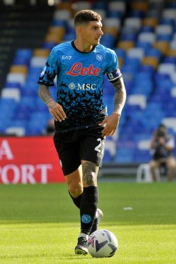 Napoli 'den Giovanni Di Lorenzo, Napoli ile Torino arasındaki İtalyan Serie A ligi maçında Torino 3, Torino 1, Diego Armando Maradona Stadyumu' nda oynandı..