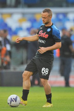 Napoli 'li Stanislav Lobotka oyuncusu, Napoli - Bologna final maçı sırasında Diego Armando Maradona Stadyumu' nda oynandı..
