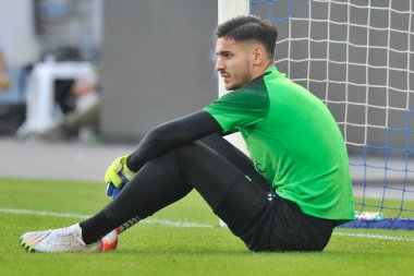 Napoli 'nin Alex Meret oyuncusu, Napoli-Bologna maçında, Napoli 3, Bologna 2, Diego Armando Maradona Stadyumu' nda oynandı..