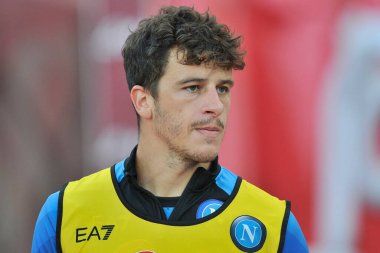 Napoli 'den Diego Demme, İtalya serisi şampiyonluk maçında Napoli - Bologna final maçı, Napoli 3, Bologna 2, Diego Armando Maradona Stadyumu' nda oynandı..