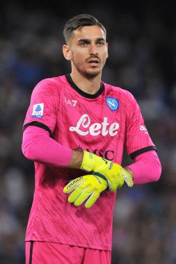 Napoli 'nin Alex Meret oyuncusu, Napoli-Bologna maçında, Napoli 3, Bologna 2, Diego Armando Maradona Stadyumu' nda oynandı..
