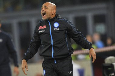 Luciano Spalletti, Napoli 'nin koçu, İtalya serisi şampiyonasında Napoli - Bologna final maçı, Napoli 3, Bologna 2, Diego Armando Maradona Stadyumu' nda oynandı..