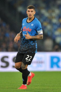 Napoli 'den Giovanni Di Lorenzo, İtalya serisi şampiyonluk maçında Napoli - Bologna final maçı, Napoli 3, Bologna 2, Diego Armando Maradona Stadyumu' nda oynandı..