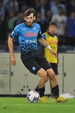 Napoli 'nin Khvicha Kvaratskhelia oyuncusu, Napoli - Bologna final maçı sırasında, Napoli 3, Bologna 2, Diego Armando Maradona Stadyumu' nda oynandı..