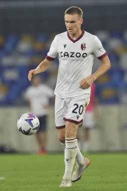 Bologna 'dan Michel Aebischer, İtalya serisi şampiyonası sırasında Napoli - Bologna final maçı, Napoli 3, Bologna 2, Diego Armando Maradona Stadyumu' nda oynandı..