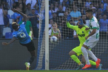 Napoli 'den Victor Osimhen, Napoli ile Sassuolo arasındaki İtalyan Serie A ligi maçında, Napoli 4, Sassuolo 0, Diego Armando Maradona Stadyumu' nda oynandı..