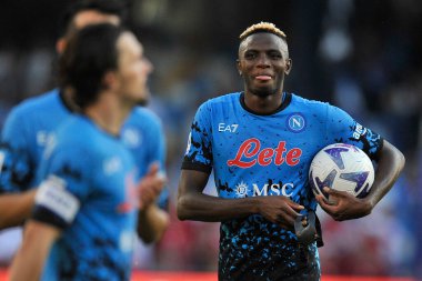 Napoli 'den Victor Osimhen, Napoli ile Sassuolo arasındaki İtalyan Serie A ligi maçında, Napoli 4, Sassuolo 0, Diego Armando Maradona Stadyumu' nda oynandı..