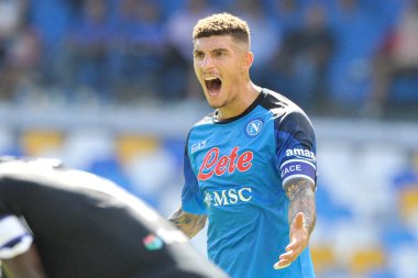 Napoli 'den Giovanni Di Lorenzo, Napoli ile Spezia arasındaki İtalyan Serie A ligi maçında, Napoli 1, Spezia 0, Diego Armando Maradona Stadyumu' nda oynandı..