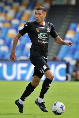 Spezia 'dan Mehdi Bourabia, İtalya Serie A Ligi maçında Napoli - Spezia final maçı, Napoli 1, Spezia 0, Diego Armando Maradona stadyumunda oynandı..