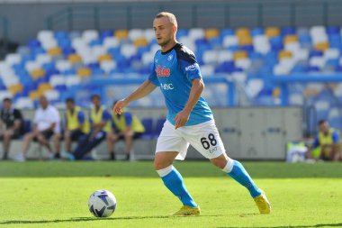 Napoli 'li Stanislav Lobotka oyuncusu, Napoli ile Spezia arasındaki İtalyan Serie A ligi maçında, Napoli 1, Spezia 0, Diego Armando Maradona Stadyumu' nda oynandı..