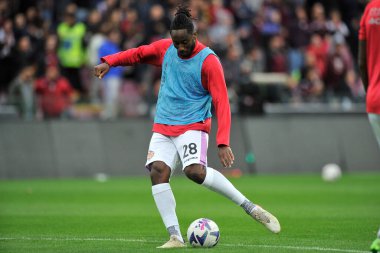 Cremonese 'nin Soualiho Met oyuncusu, İtalyan Serie A Ligi' nde Salernitana ile Cremonese arasında oynanan final maçı, Salernitan 2, Cremonese 2, Arechi Stadyumu 'nda oynandı.