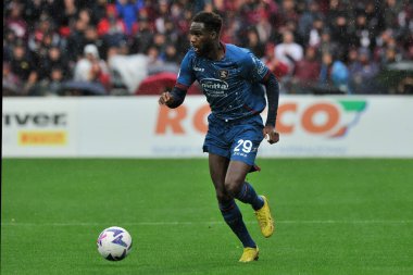 Salernitana 'nın Boulaye Dia oyuncusu, İtalya Serie A Ligi' nde Salernitana ile Cremonese arasında oynanan final maçı, Salernitan 2, Cremonese 2, Arechi Stadyumu 'nda oynandı..