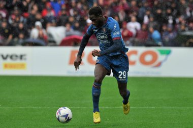 Salernitana 'nın Boulaye Dia oyuncusu, İtalya Serie A Ligi' nde Salernitana ile Cremonese arasında oynanan final maçı, Salernitan 2, Cremonese 2, Arechi Stadyumu 'nda oynandı..