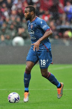 Salernitana 'dan Paolo Ghiglione, İtalya Serie A Ligi maçında Salernitana ile Cremonese arasında oynanan final maçında, Salernitan 2, Cremonese 2, Arechi Stadyumu' nda oynandı..