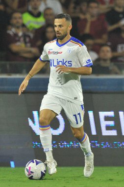 Lecce 'den Federico Di Francesco, İtalya Serie A Ligi maçında Salernitana ile Lecce arasındaki final maçı, Salernitana 1, Lecce 2, Arechi Stadyumu' nda oynanan maç..